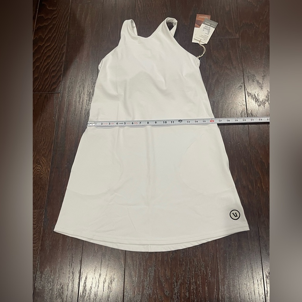 VUORI Volley Dress White Tank Mini Pockets Built -In Bra Women Size Small NEW - Picture 5 of 11